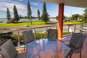 Sunrise 102, Tuncurry